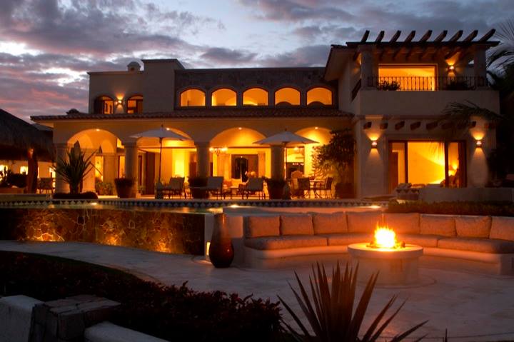 Casa Lolita at night